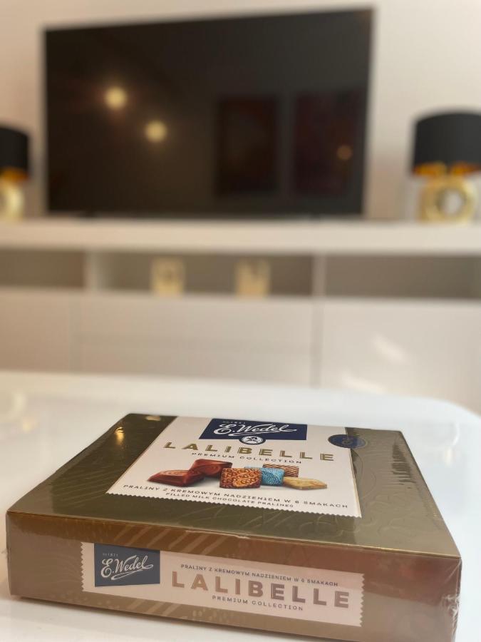 Luxury 4-Bedroom Apartment In Centre - Self-Check In & Fast Wifi Varsó Kültér fotó
