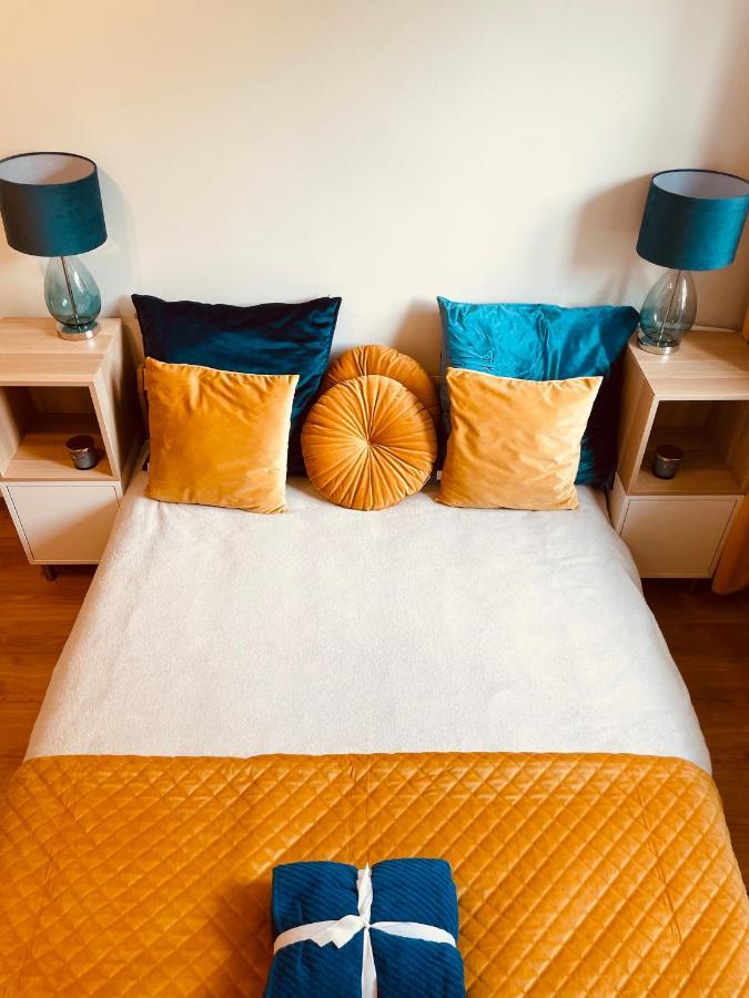 Luxury 4-Bedroom Apartment In Centre - Self-Check In & Fast Wifi Varsó Kültér fotó