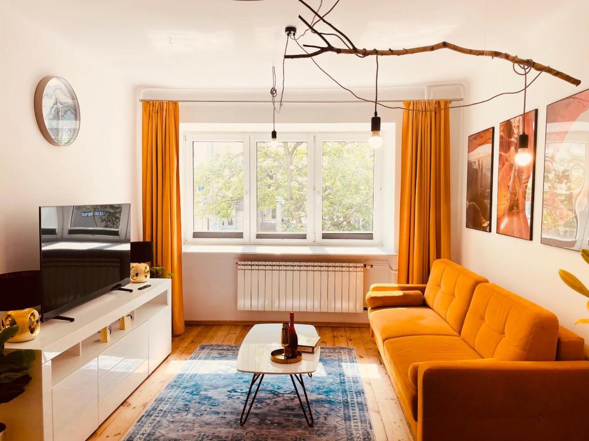 Luxury 4-Bedroom Apartment In Centre - Self-Check In & Fast Wifi Varsó Kültér fotó
